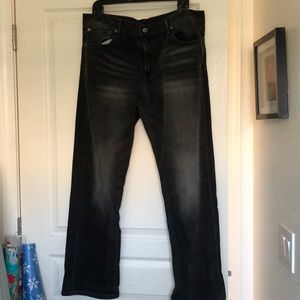 Black Levi’s men’s jeans